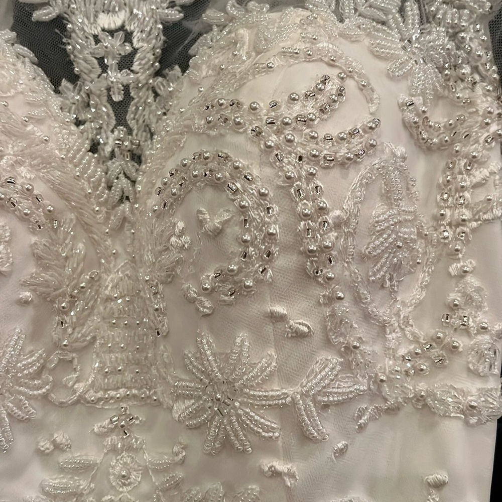 GORGEOUS!!! NWT! “Calla Blanche” Style 17121 Wedding Dress Size 8! - Picture 11 of 16